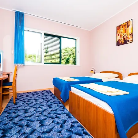 Dubelj アパート *