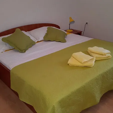 Dubelj アパート *