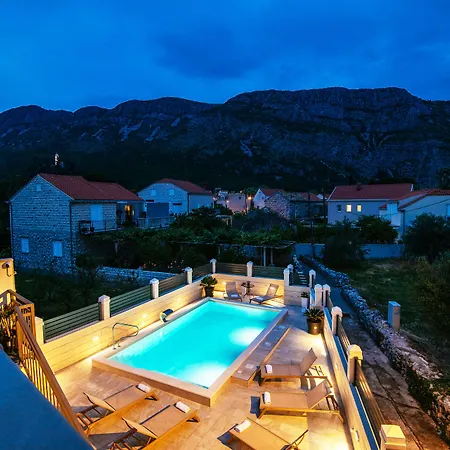 アパート Dubelj *